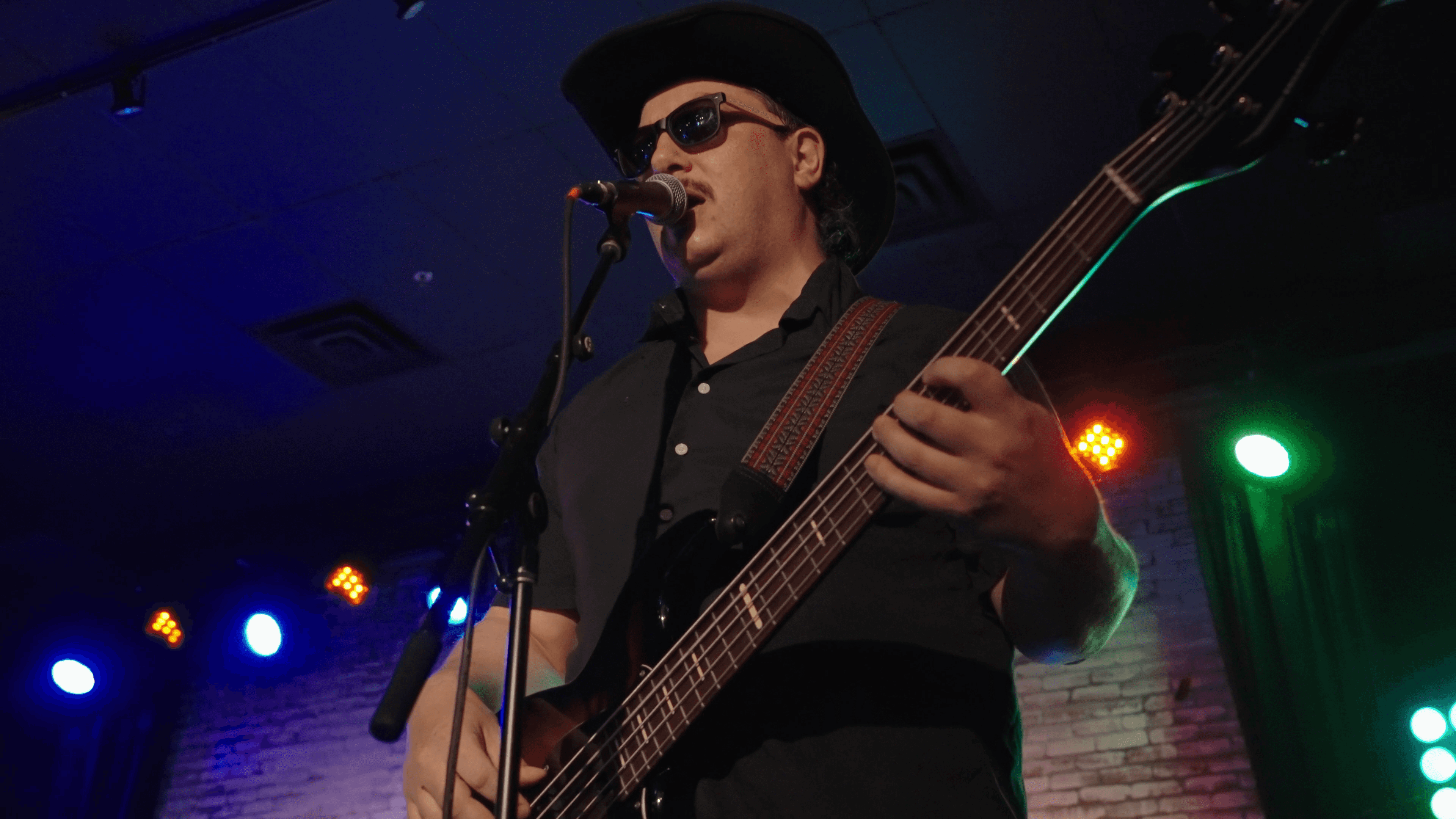 Six String - vlcsnap-2026-04-12-17h18m00s239