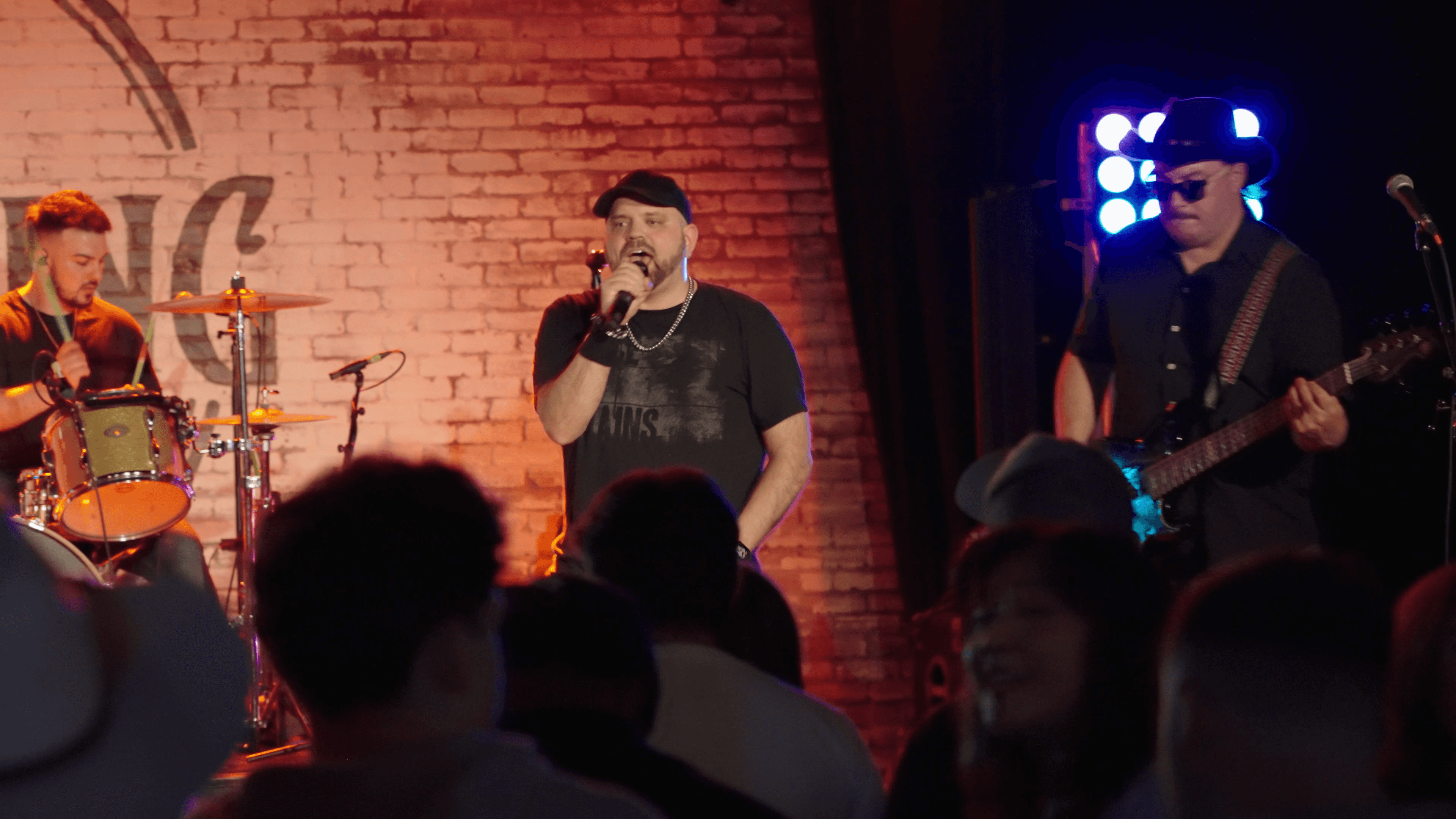 Six String - vlcsnap-2026-04-12-19h31m17s201