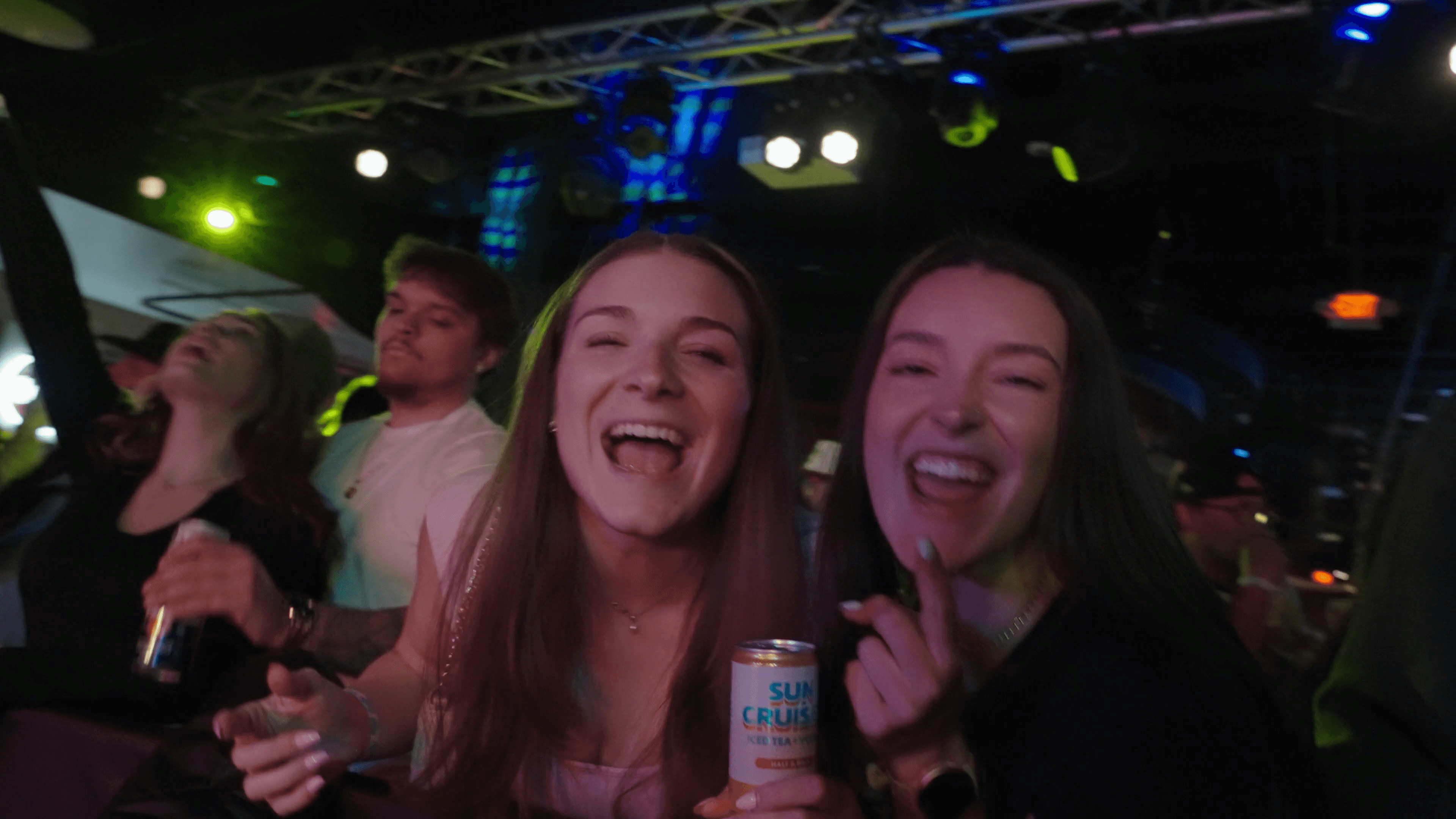 Six String - vlcsnap-2026-04-12-20h08m29s309